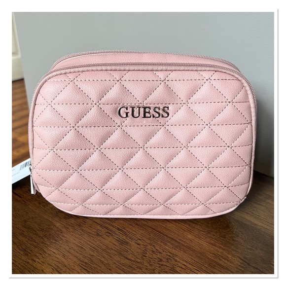 GUESS Blush Pink Quilted Makeup/Cosmetics Travel Bag 🆕 - Picture 11 of 11